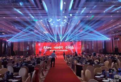 慶典用品租賃服務(wù) 一站式搭建燈光音響、桌椅與舞臺(tái)